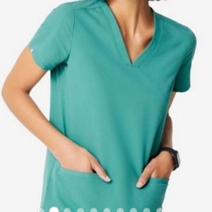 Figs SX - Casma™ Three-Pocket Scrub Top